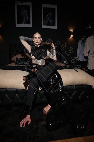 Foto Lady Violet  Annunci Mistress 3444376394