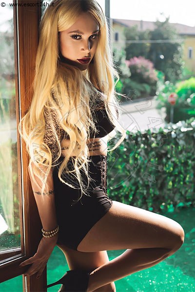 Foto Miss Valentina Bigdick  Annunci Trans Treviso 3477192685
